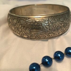 Vintage bundle bracelet 3 necklaces and party beads